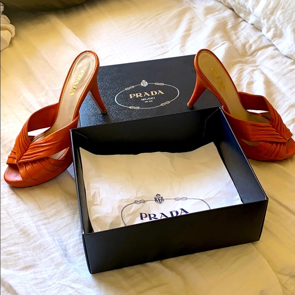 Prada peep toe stylish heels - Picture 1 of 6